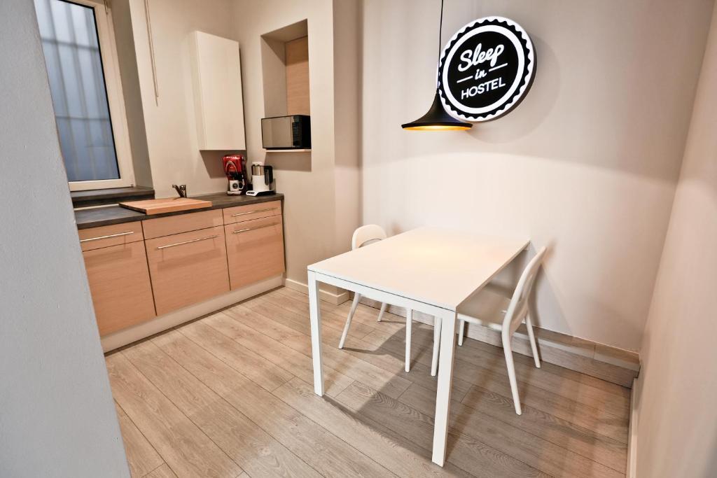 Hostel Sleep In Hostel&apartments